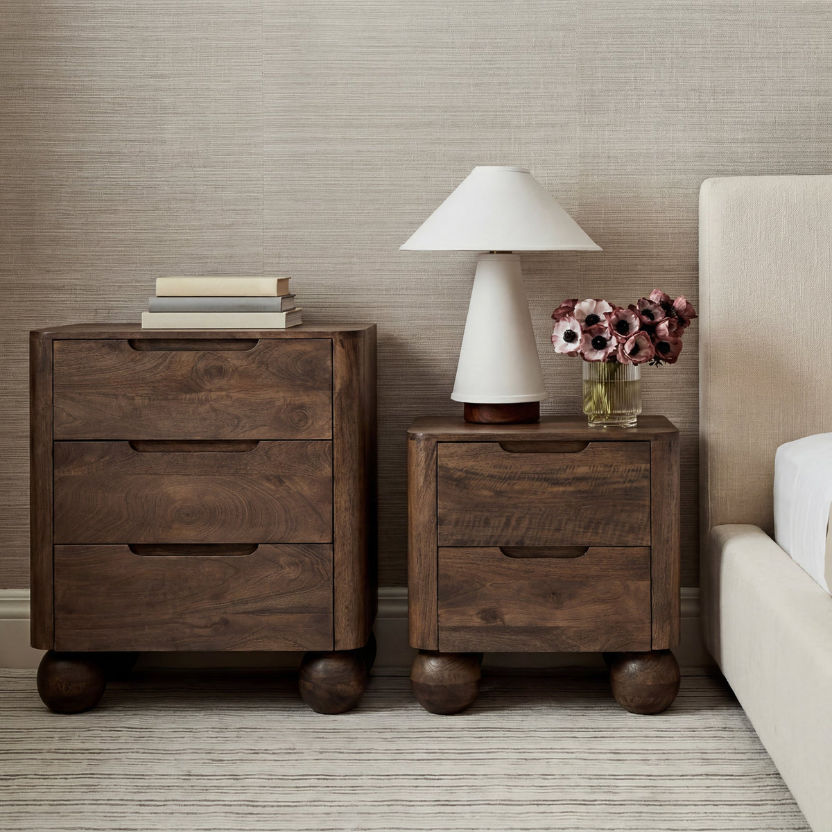 CHEST OF DRAWERS